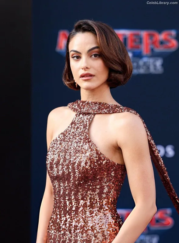 Camila Mendes photo 21 of 950