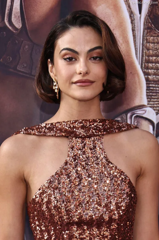 Camila Mendes photo 23 of 950