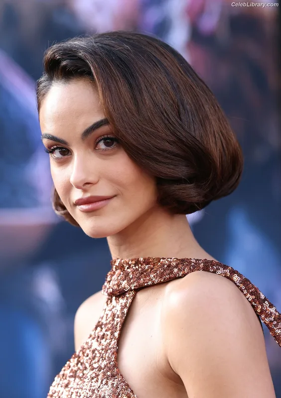 Camila Mendes photo 7 of 950
