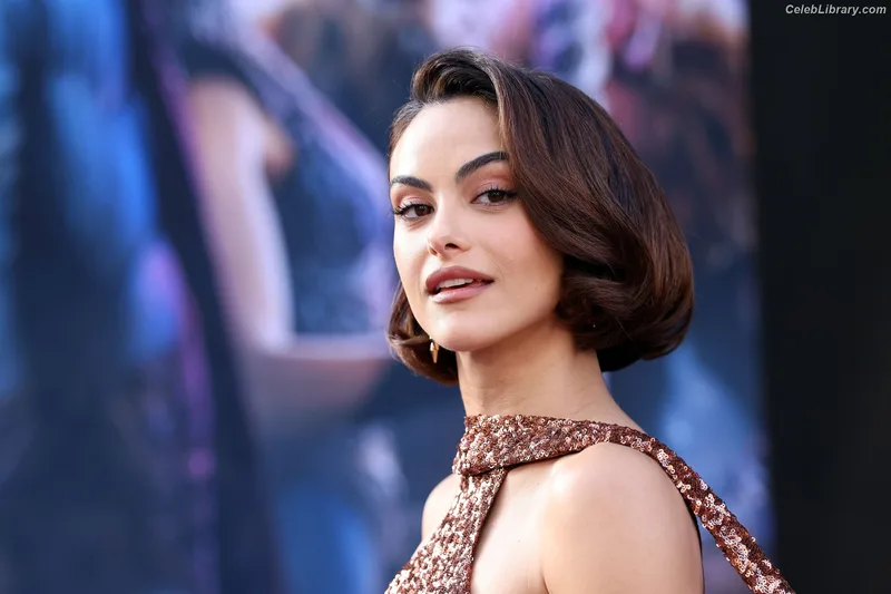 Camila Mendes photo 9 of 950