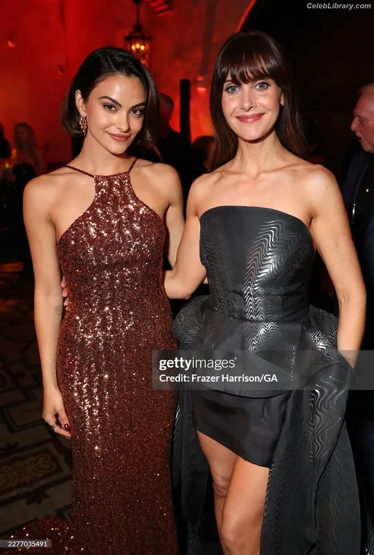 Camila Mendes photo 12 of 950