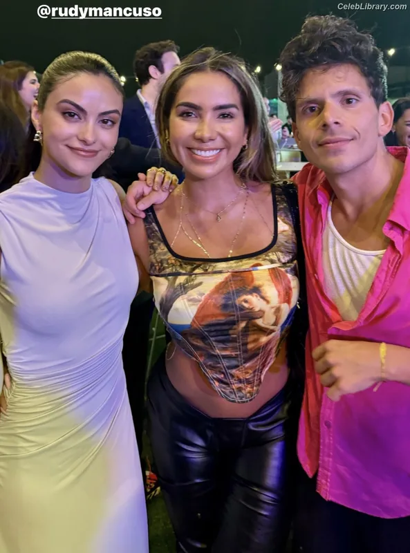 Camila Mendes photo 15 of 950