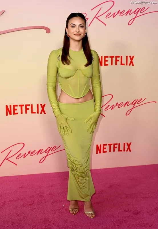 Camila Mendes photo 6 of 950