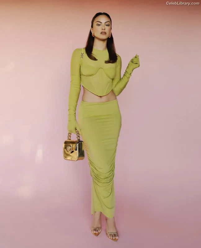 Camila Mendes photo 16 of 950