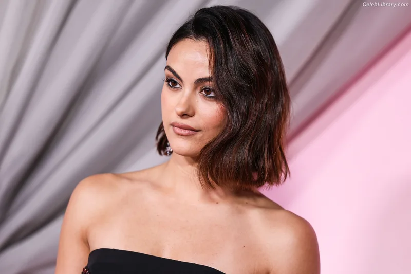 Camila Mendes photo 9 of 950