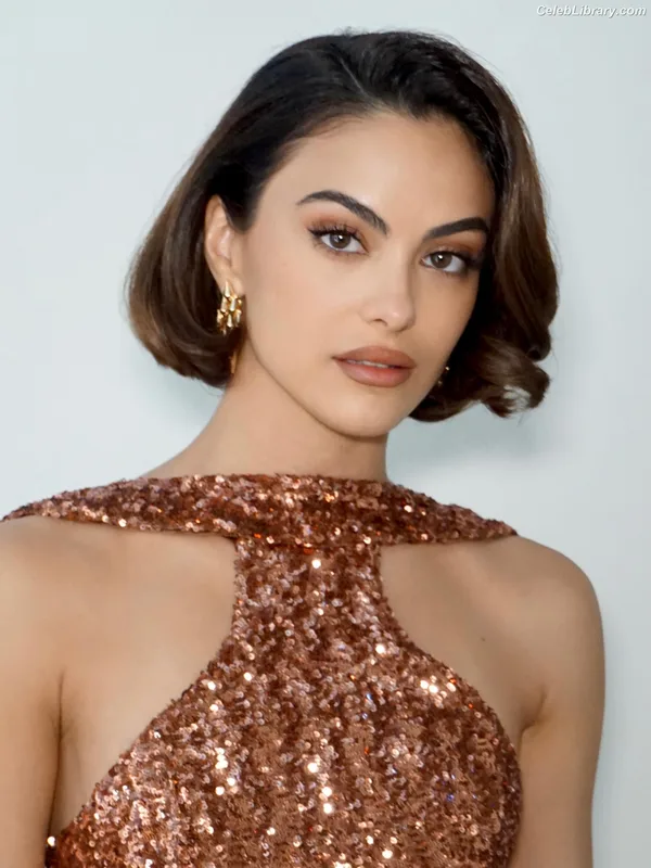 Camila Mendes photo 24 of 950