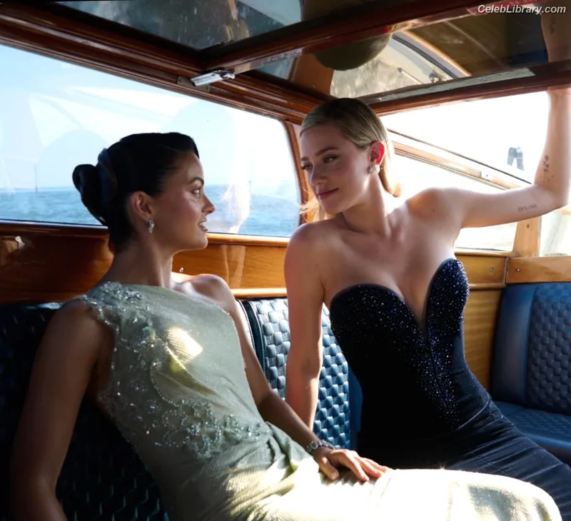 Camila Mendes photo 4 of 950
