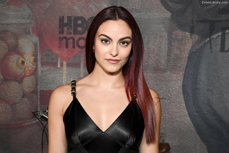 Camila Mendes photo 20 of 950