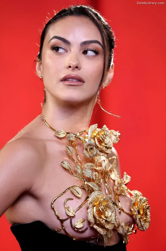 Camila Mendes photo 6 of 950