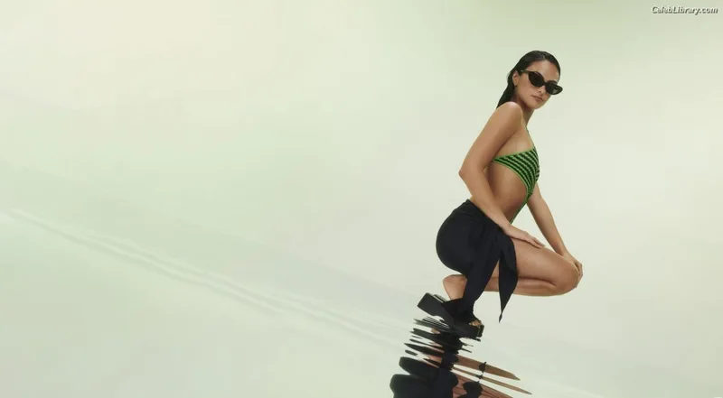 Camila Mendes photo 23 of 950