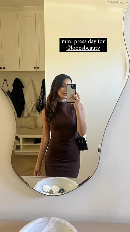 Camila Mendes photo 13 of 950