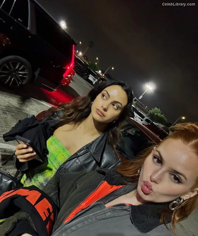Camila Mendes photo 21 of 950