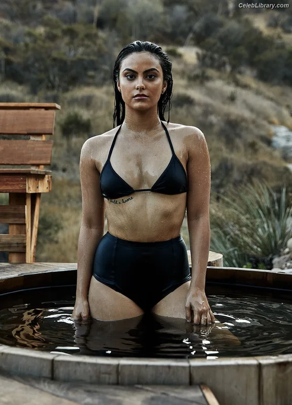 Camila Mendes photo 11 of 950