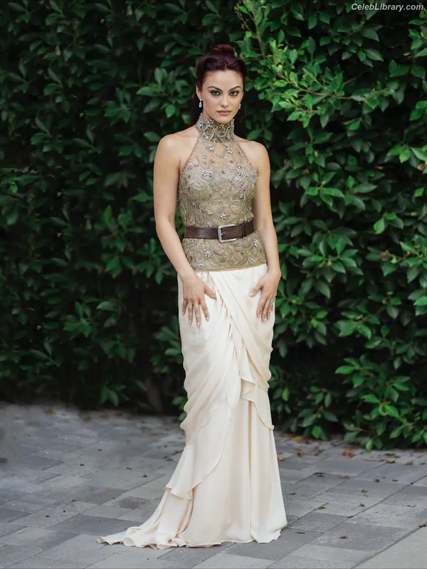 Camila Mendes photo 6 of 950