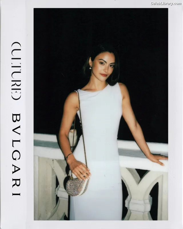 Camila Mendes photo 24 of 950