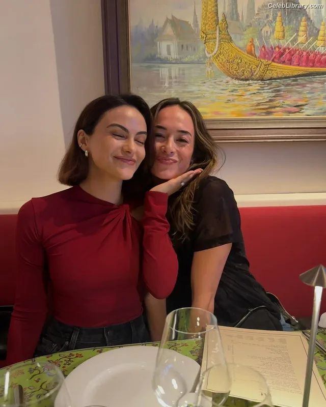 Camila Mendes photo 12 of 950