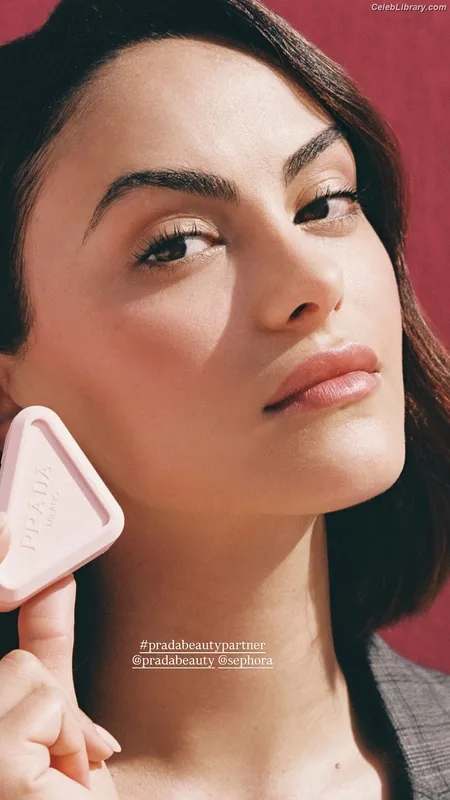 Camila Mendes photo 23 of 950