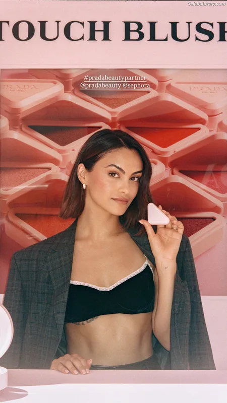 Camila Mendes photo 24 of 950