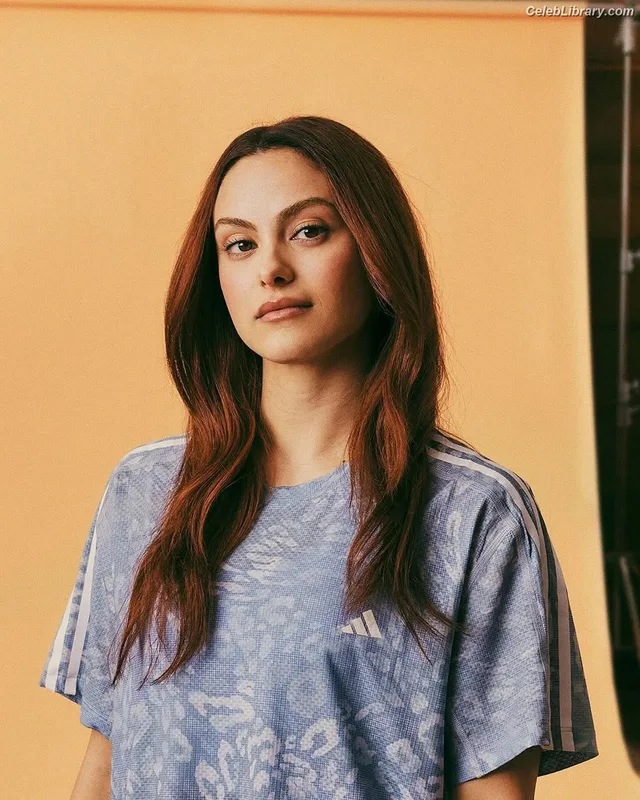 Camila Mendes photo 12 of 950