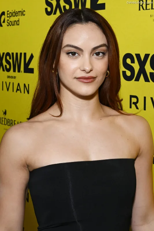Camila Mendes photo 21 of 950