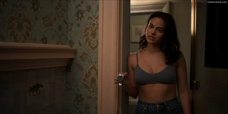 Camila Mendes photo 6 of 950