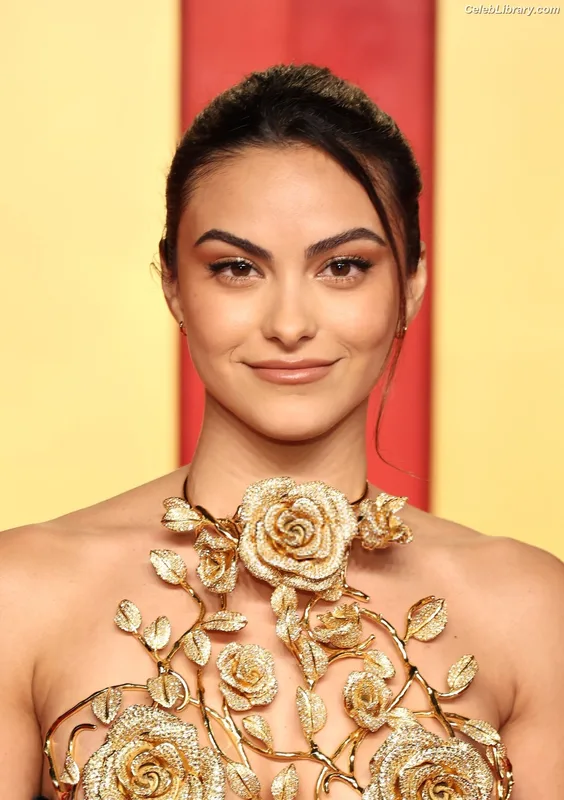 Camila Mendes photo 5 of 950