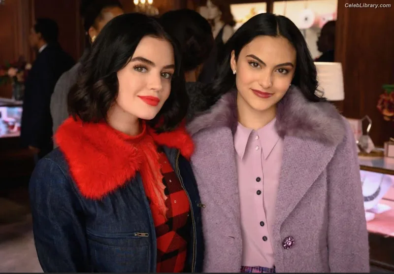 Camila Mendes photo 7 of 950