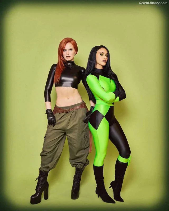 Camila Mendes photo 2 of 950