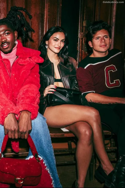 Camila Mendes photo 10 of 950