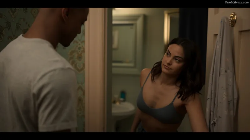 Camila Mendes photo 6 of 950