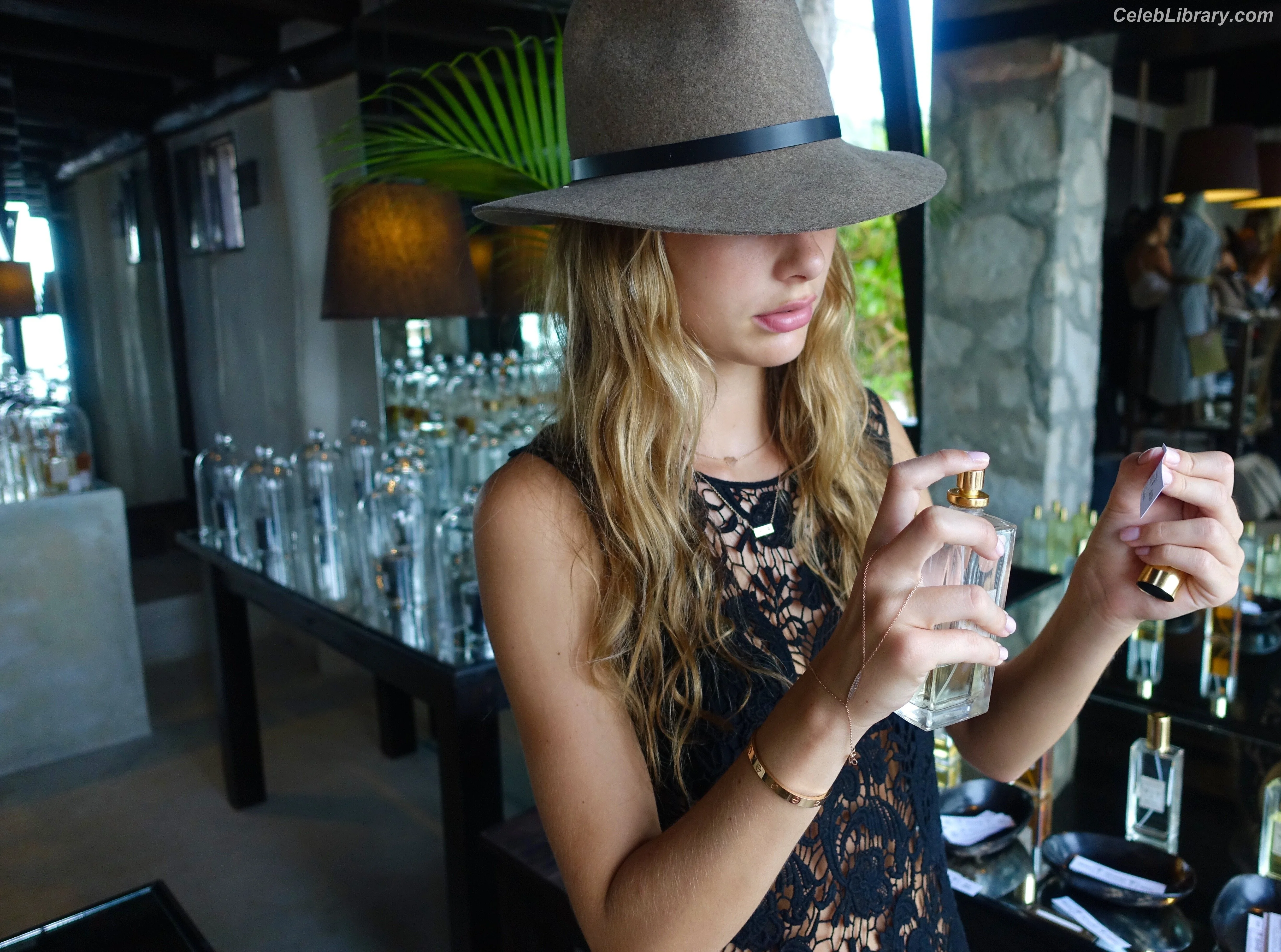 Camila Morrone photo 1 of 829