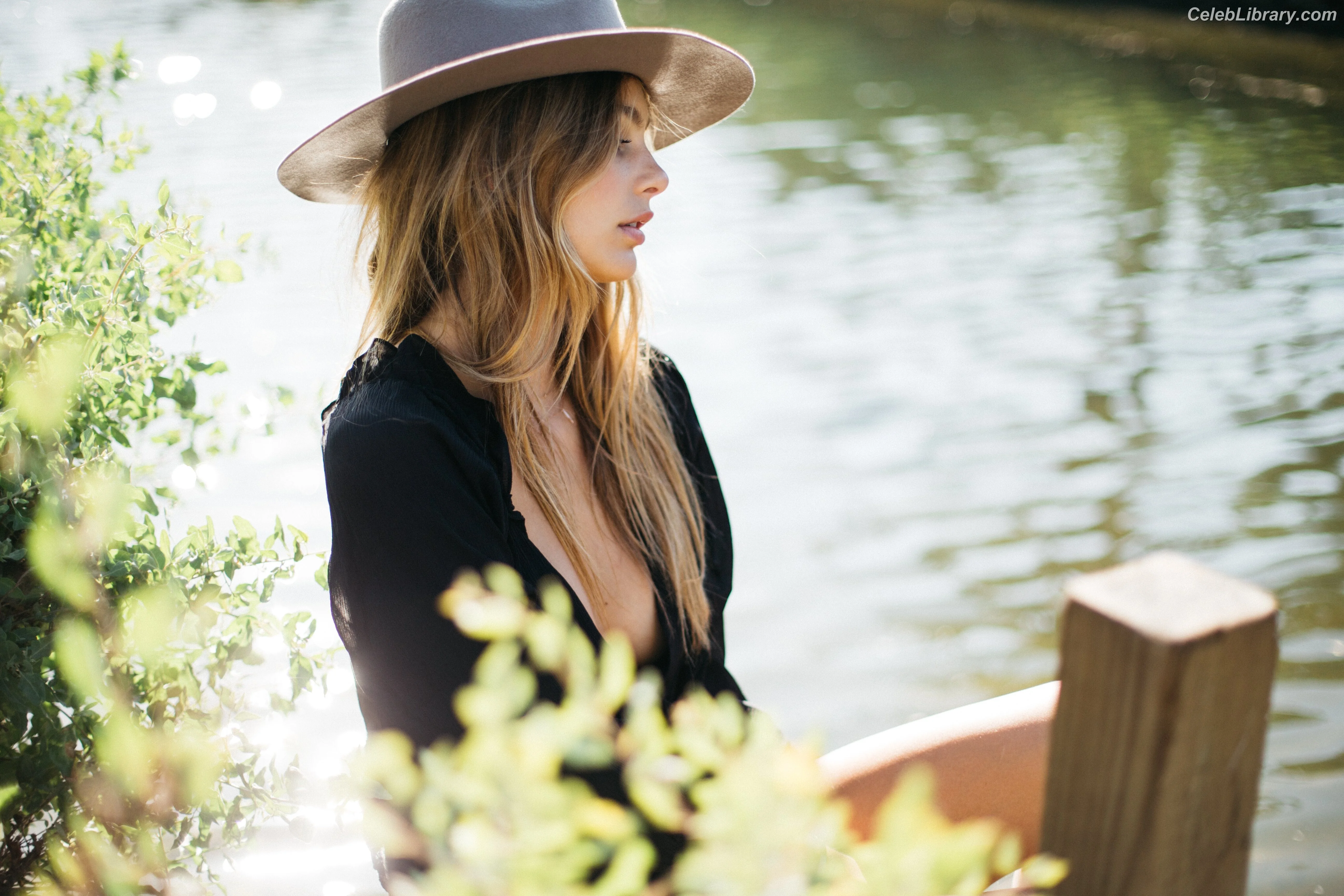 Camila Morrone photo 5 of 829