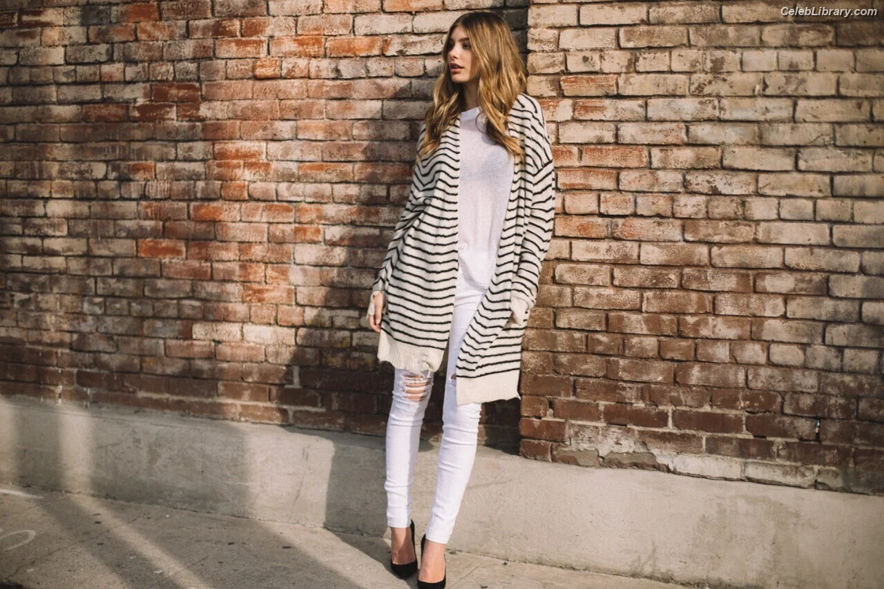 Camila Morrone photo 3 of 829