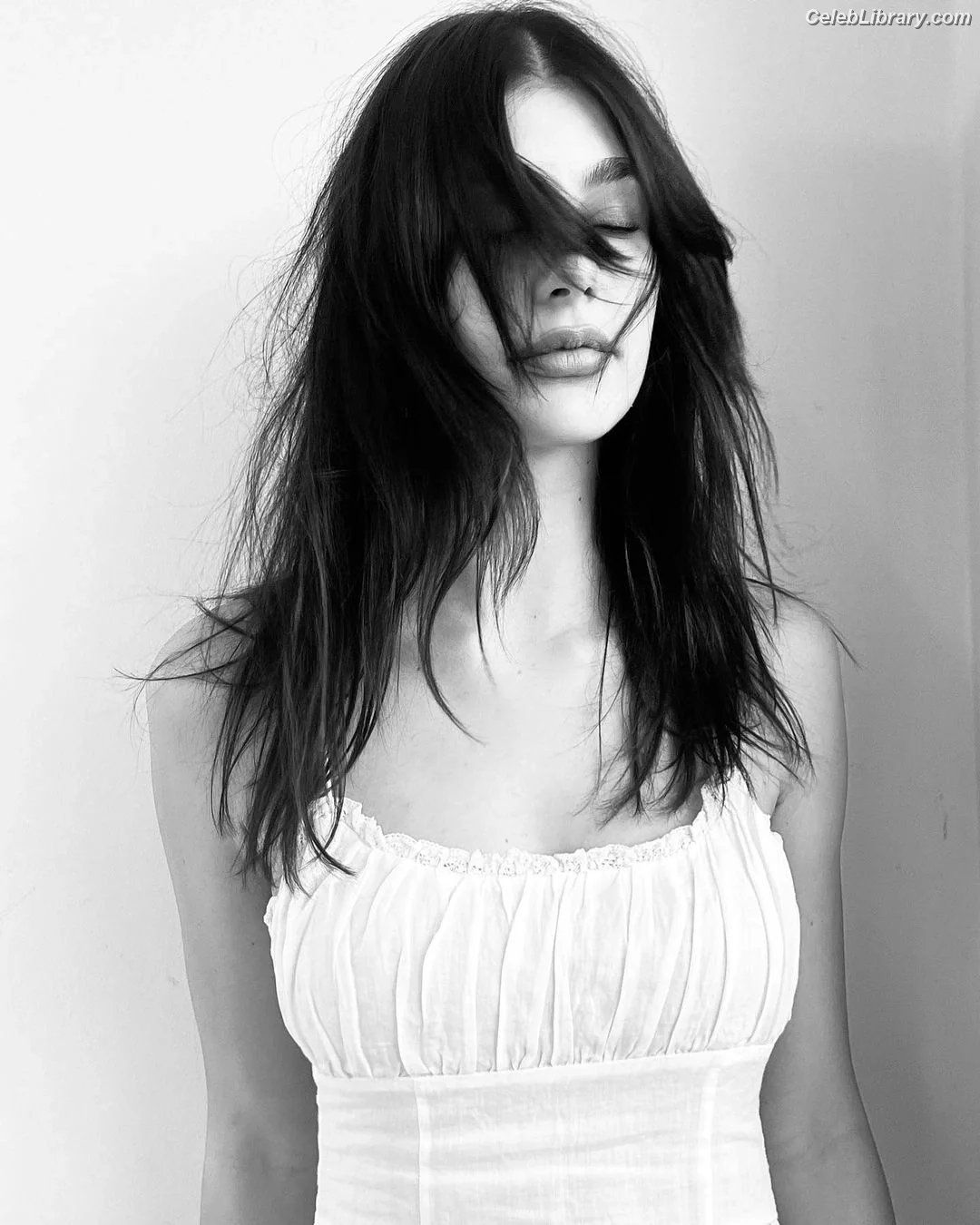 Camila Morrone photo 1 of 829