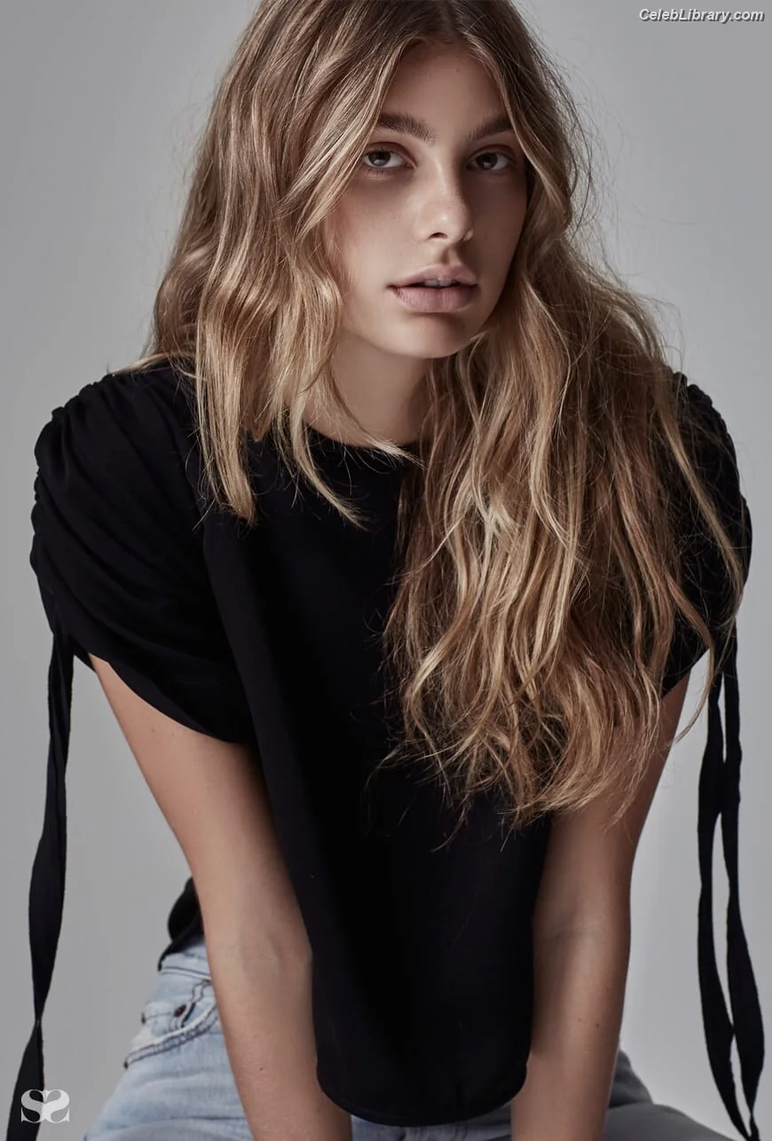 Camila Morrone photo 20 of 829