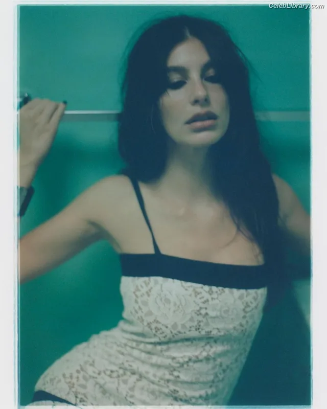 Camila Morrone photo 4 of 830