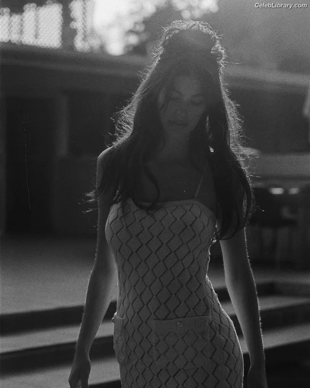 Camila Morrone photo 11 of 830