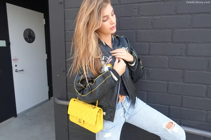 Camila Morrone photo 2 of 830