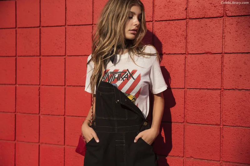 Camila Morrone photo 13 of 830