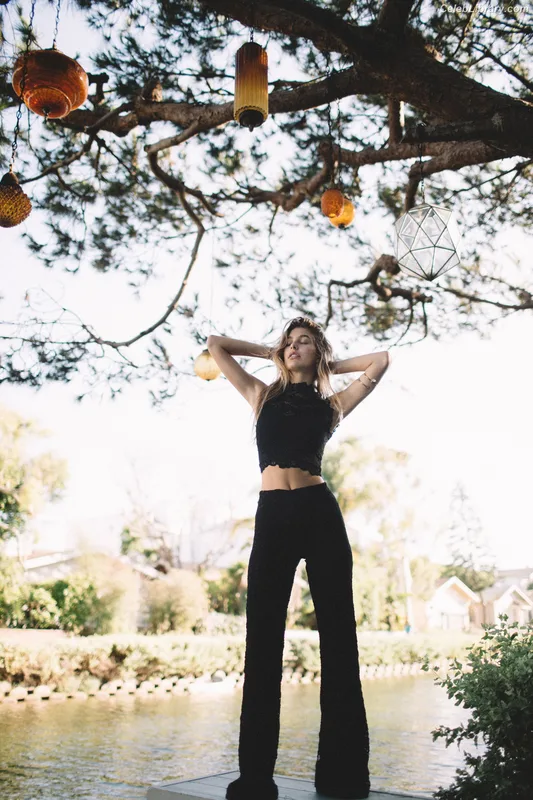 Camila Morrone photo 6 of 830