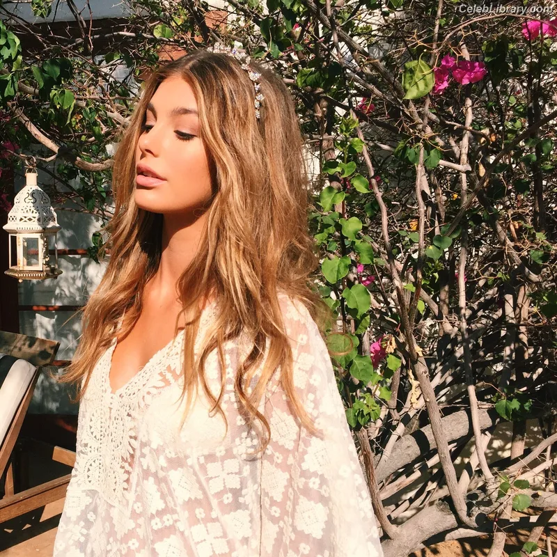Camila Morrone photo 5 of 830