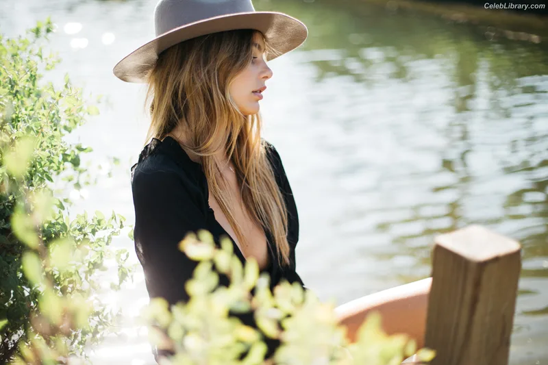 Camila Morrone photo 5 of 830