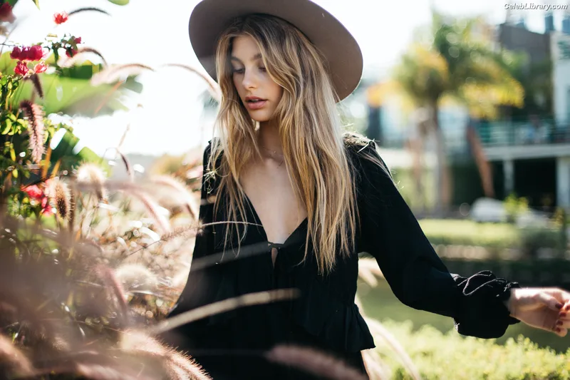 Camila Morrone photo 9 of 830