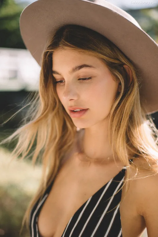 Camila Morrone photo 19 of 830