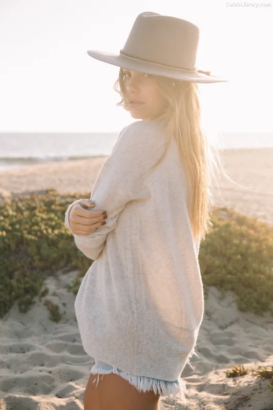Camila Morrone photo 17 of 830