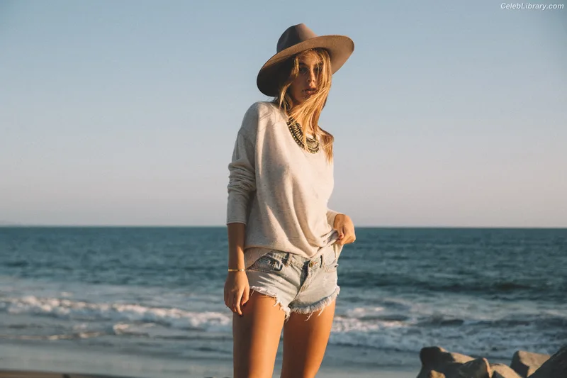 Camila Morrone photo 22 of 830
