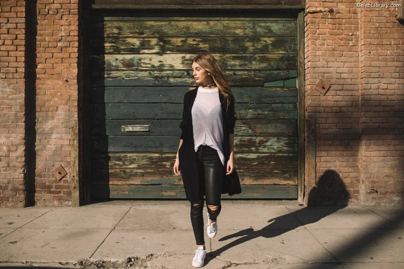 Camila Morrone photo 5 of 830