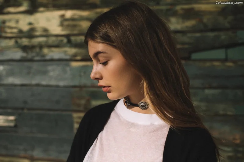Camila Morrone photo 9 of 830