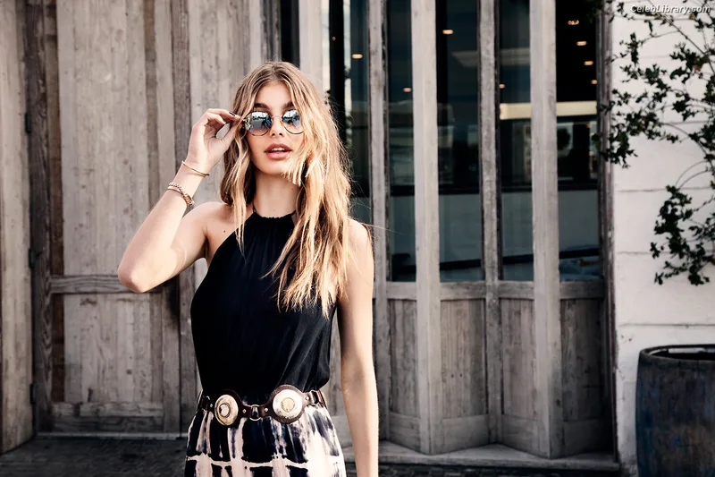 Camila Morrone photo 18 of 830