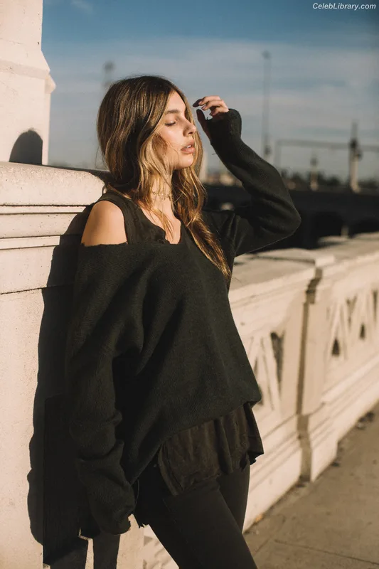 Camila Morrone photo 4 of 830